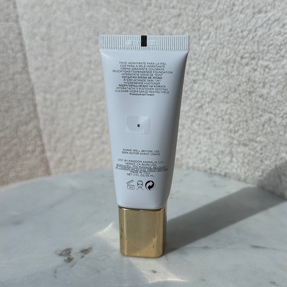 NEW Hourglass Veil Hydrating Skin Tint Foundation | Shade 6 - Light Cool - Picture 8 of 16